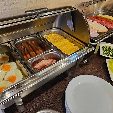 Grand Hotel Senica, Garni Kültér fotó