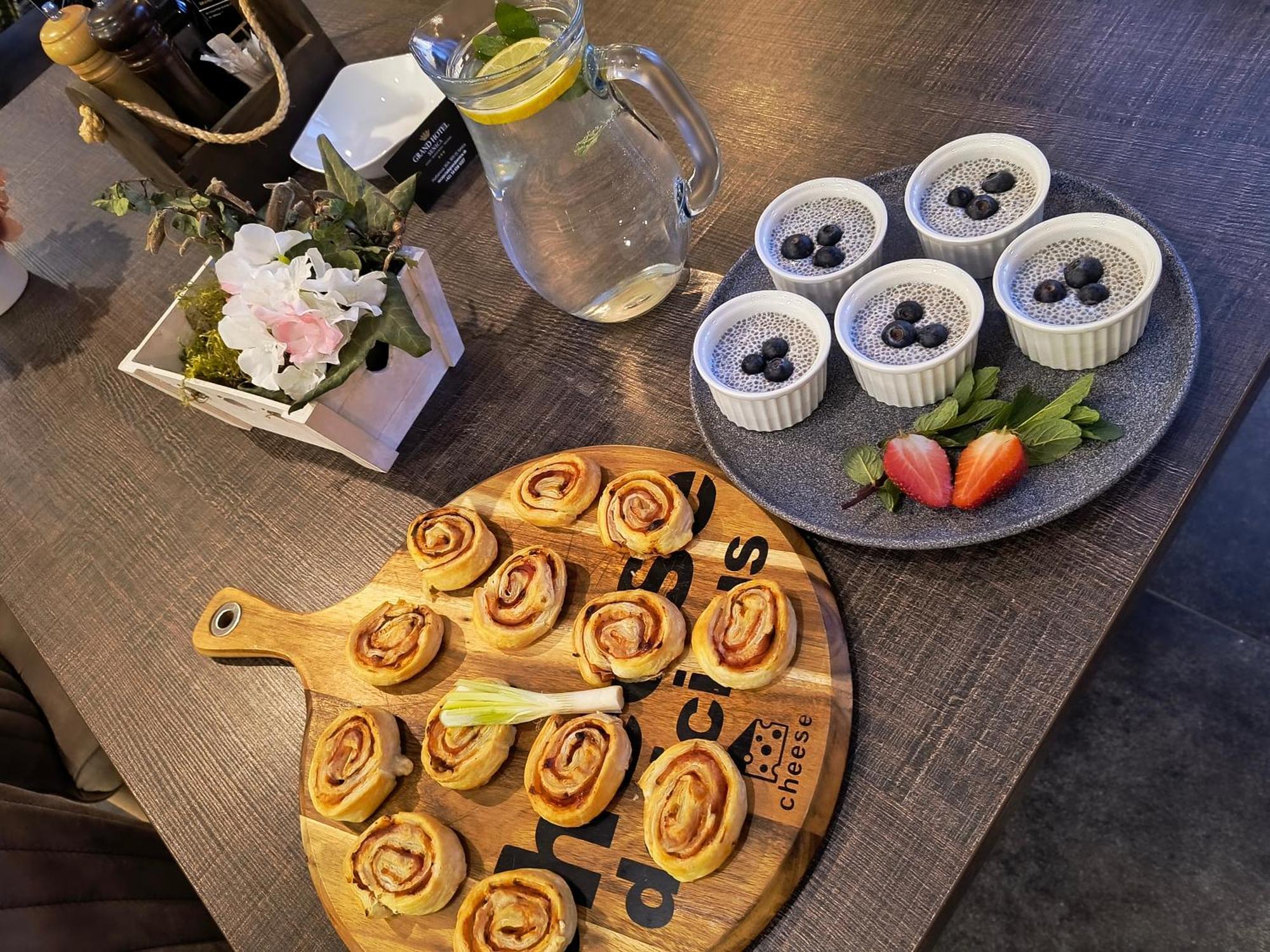 Grand Hotel Senica, Garni Kültér fotó