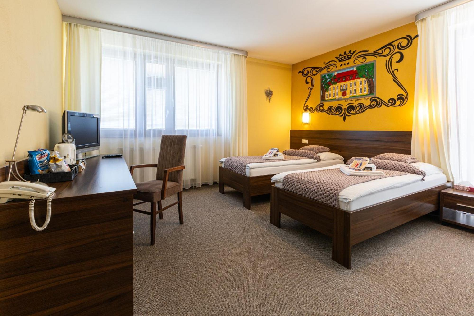 Grand Hotel Senica, Garni Kültér fotó