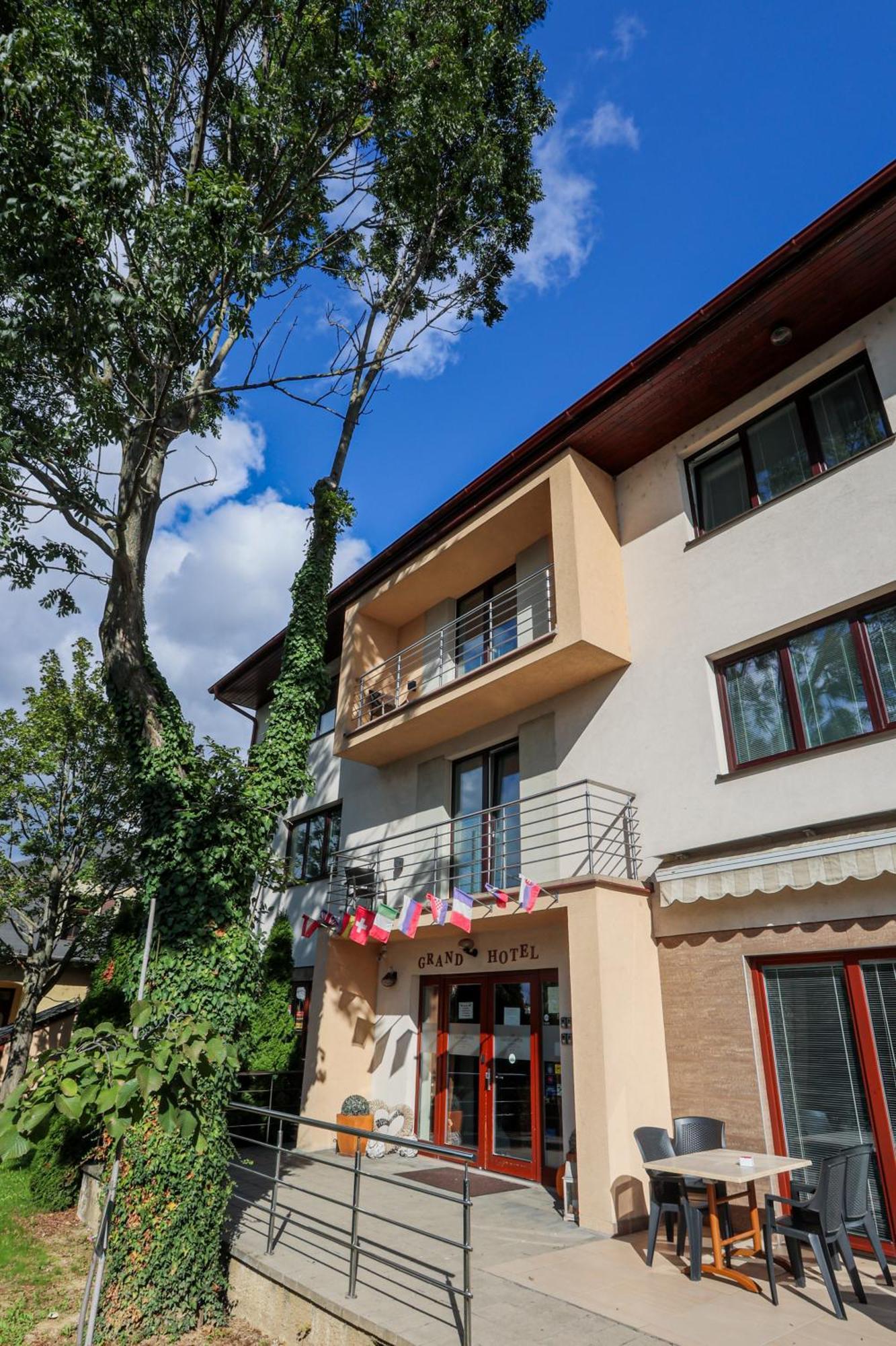 Grand Hotel Senica, Garni Kültér fotó