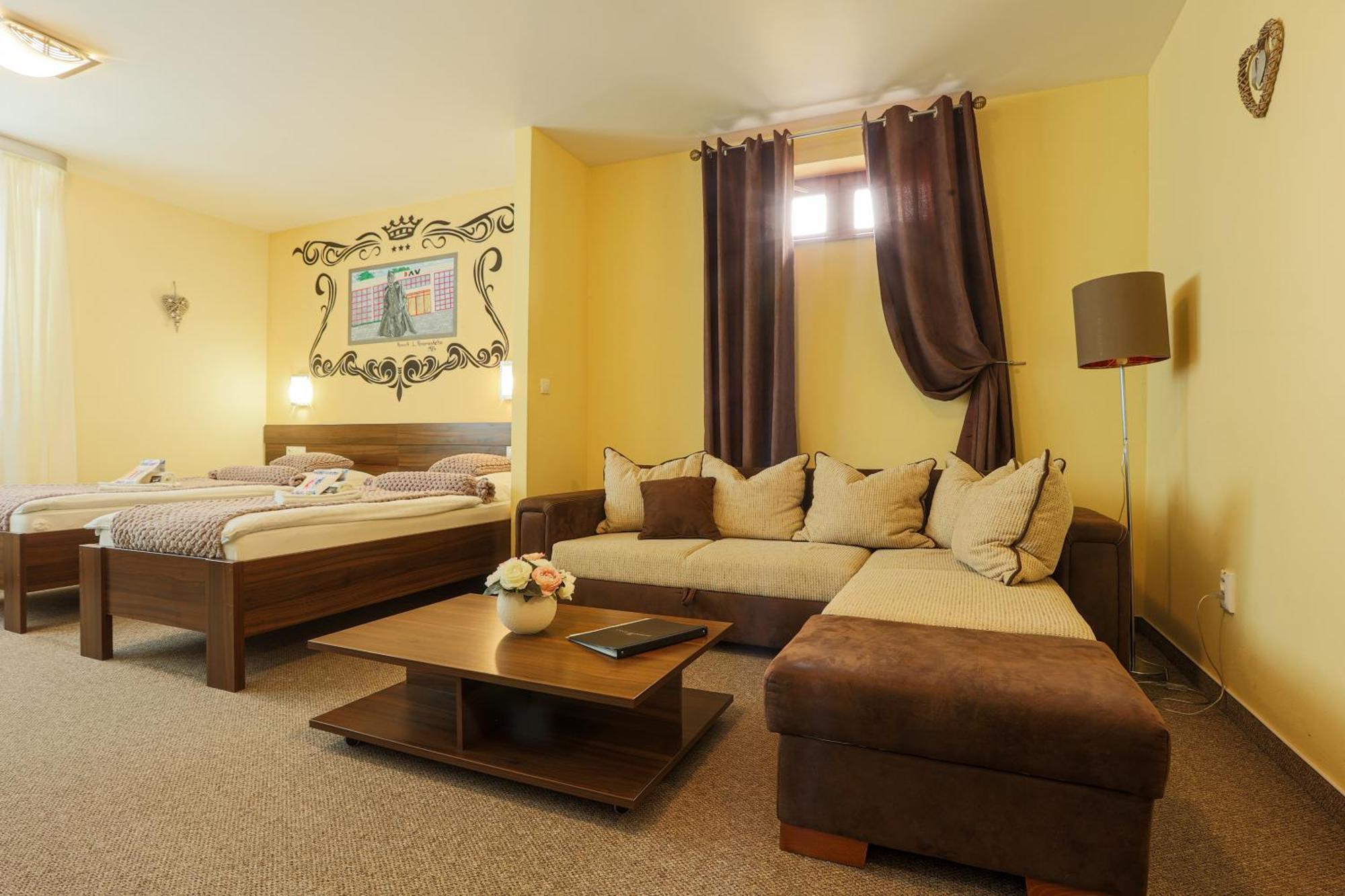 Grand Hotel Senica, Garni Kültér fotó